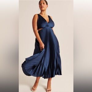 Abercrombie Giselle Pleated Cut Out Maxi Dress Navy